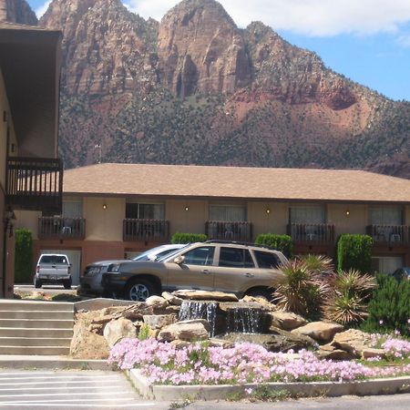 Bumbleberry Inn Springdale Exterior photo